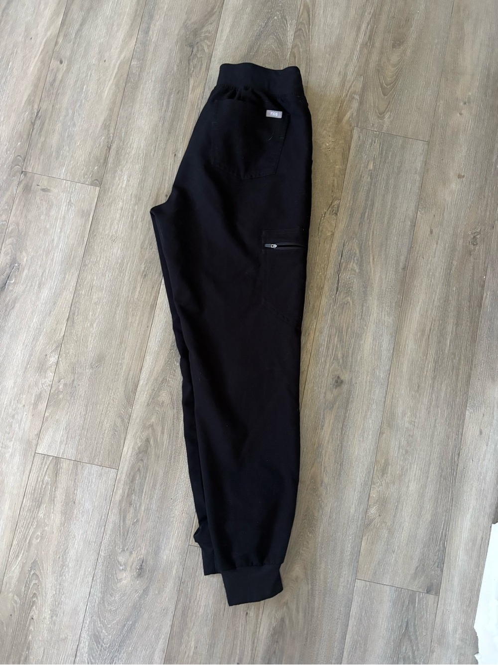 Figs Zamora joggers in black